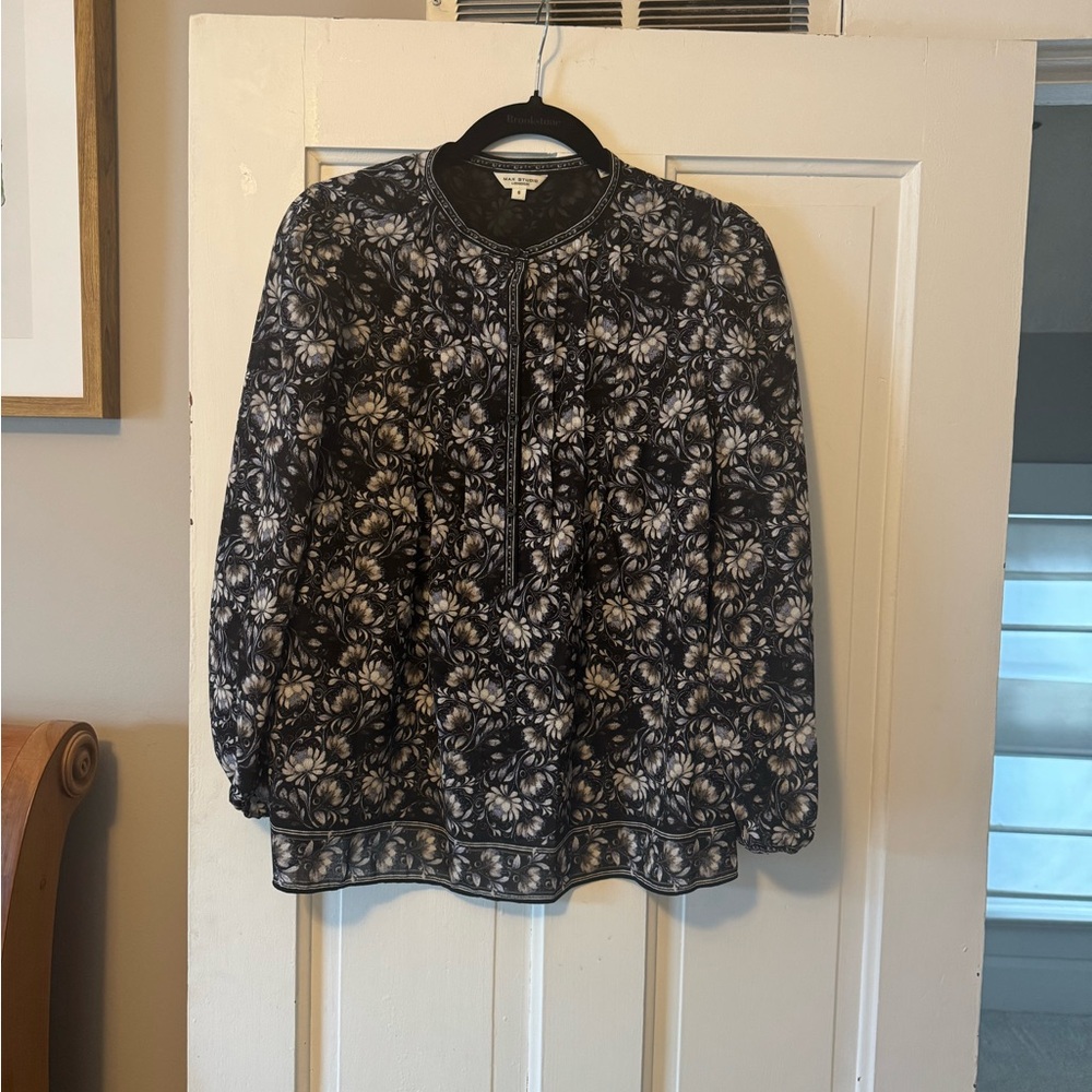 Max Studio Black and White Floral Blouse